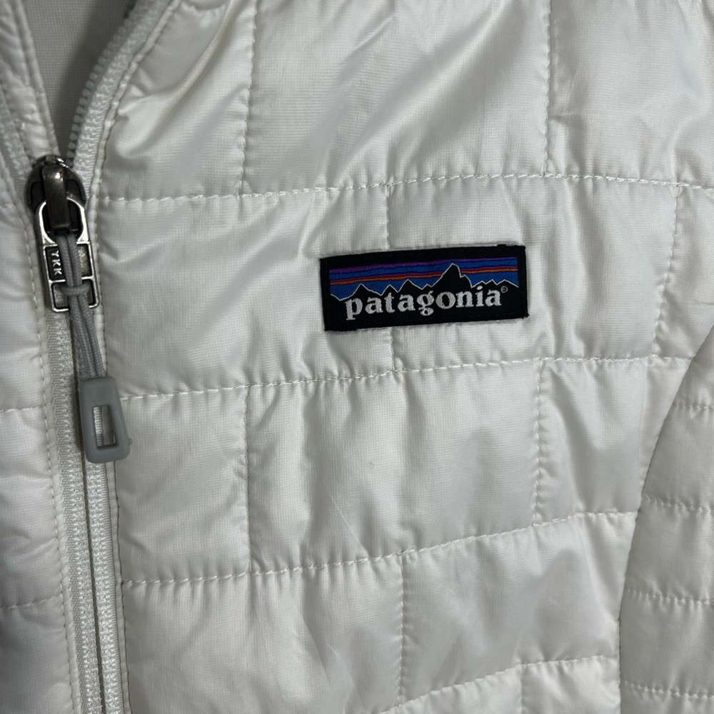 Patagonia Women's White Puffer Jacket - Picture 2 of 6